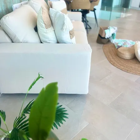 Amber Skies Seafront Retreat Daire Cotillo