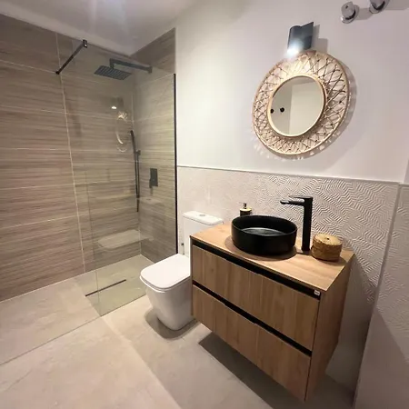 Amber Skies Seafront Retreat Apartamento *