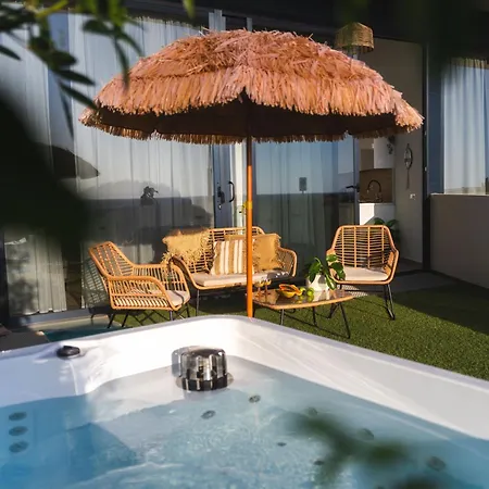 Amber Skies Seafront Retreat Apartamento *