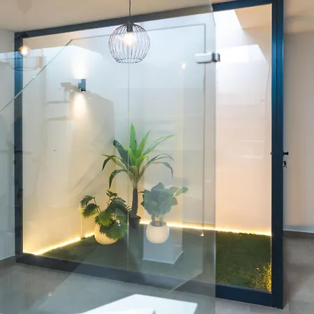 Amber Skies Seafront Retreat Apartamento